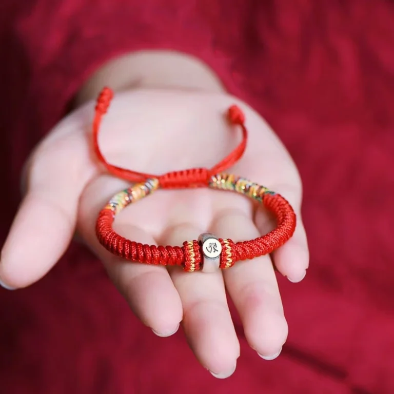 an amage of Mysterious Transfer red rope Bracelet