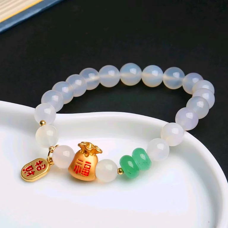 an amage of White Agate Bracelet