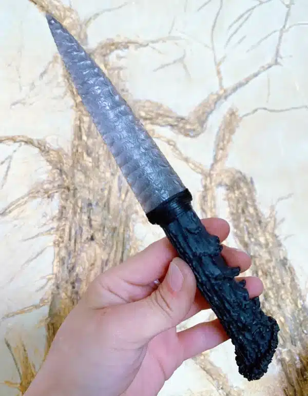 an amage of Silver Obsidian knife